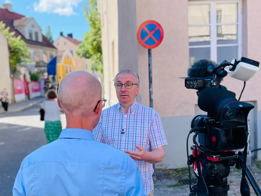 tv4 intevju med Peter Hellberg